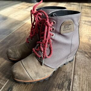 Sorel Women's PDX™ Leather Round Toe Sawtooth Wedge Bootie, Taupe/ Brown,8